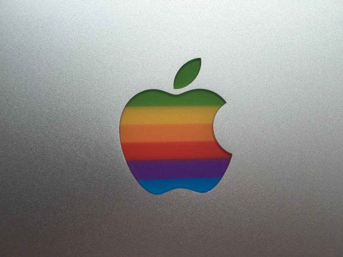 Was Apple planning to return the "rainbow" logo?