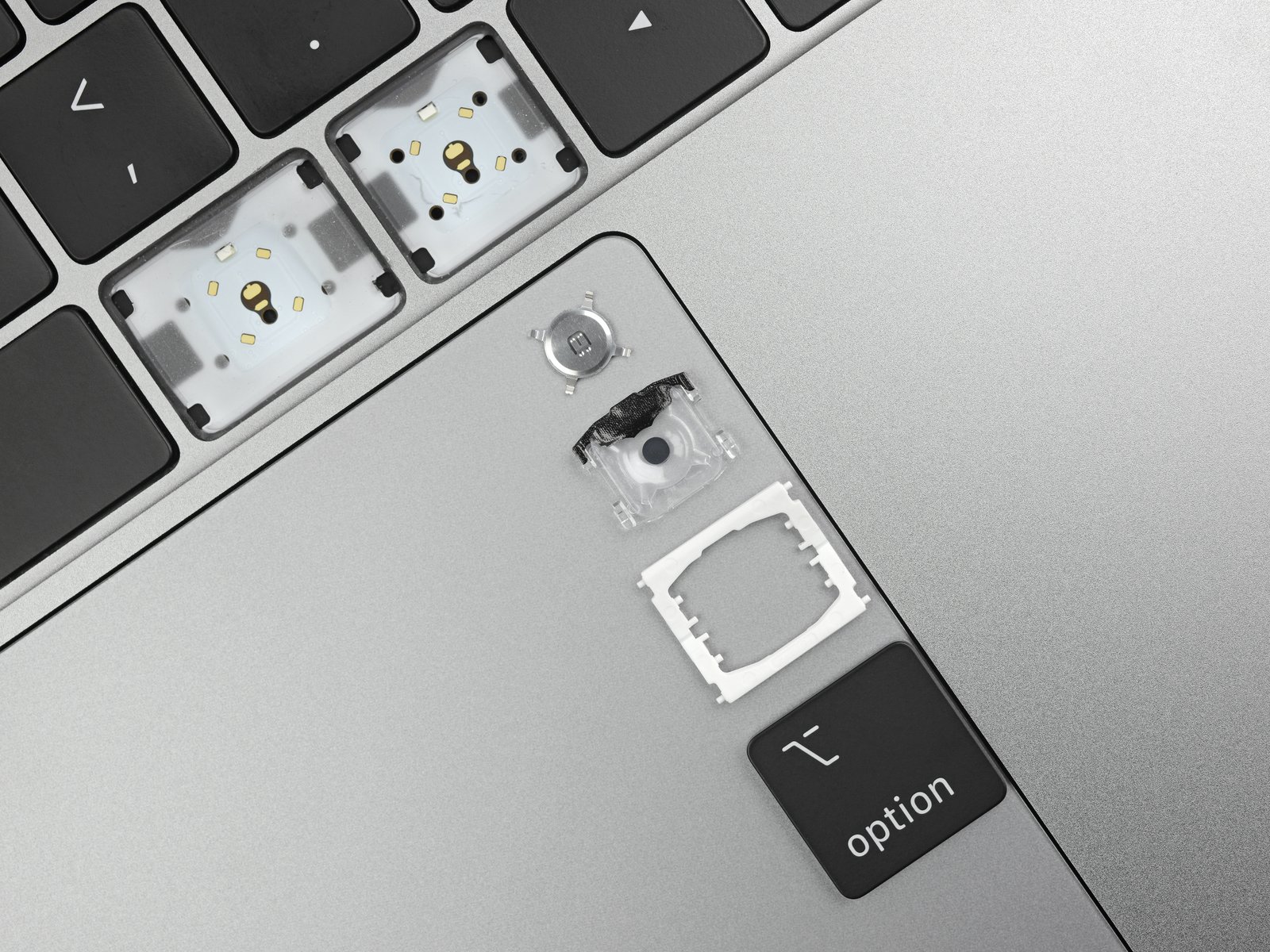 iFixit disassembles new MacBook Pro and detects few butterfly keyboard changes