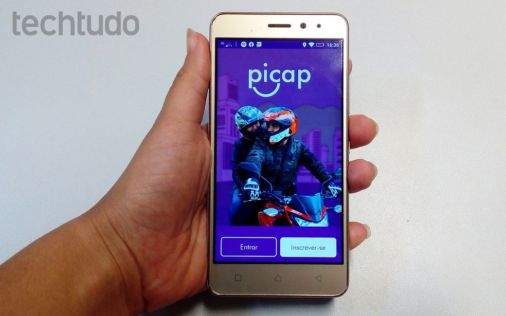 Picap allows the user to make Uber-style motorcycle trips Photo: Reproduction / Marcela Franco
