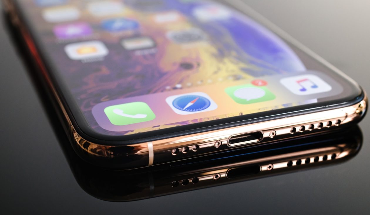 LG may provide OLED panels for some of the 2019 iPhones