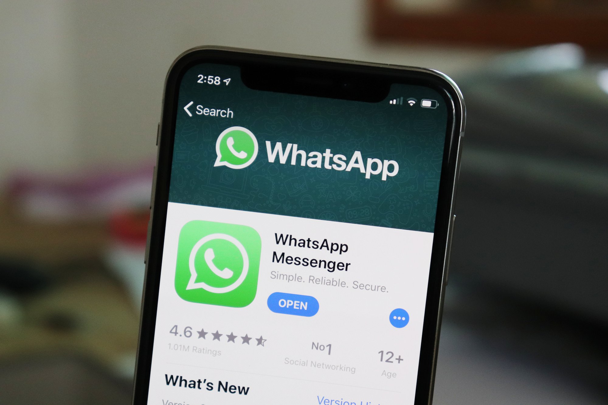 WhatsApp tests message self-destruct feature