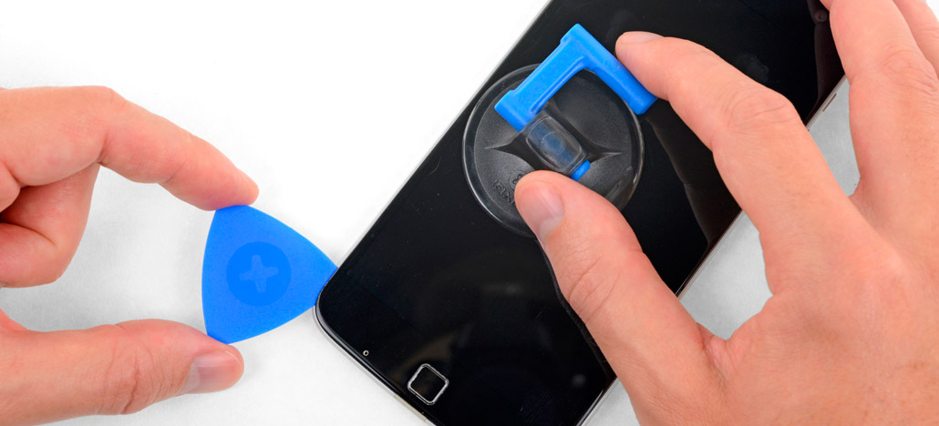 iFixit e Motorola lançam kit de ferramentas para você mesmo reparar seu smartphone