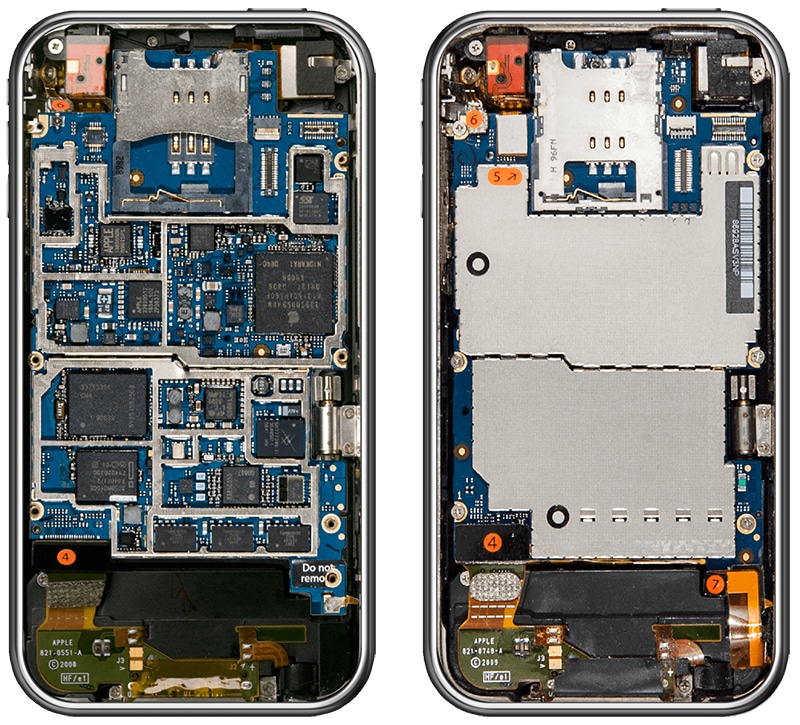 Interior of iPhone 3G (left) and iPhone 3GS (right)