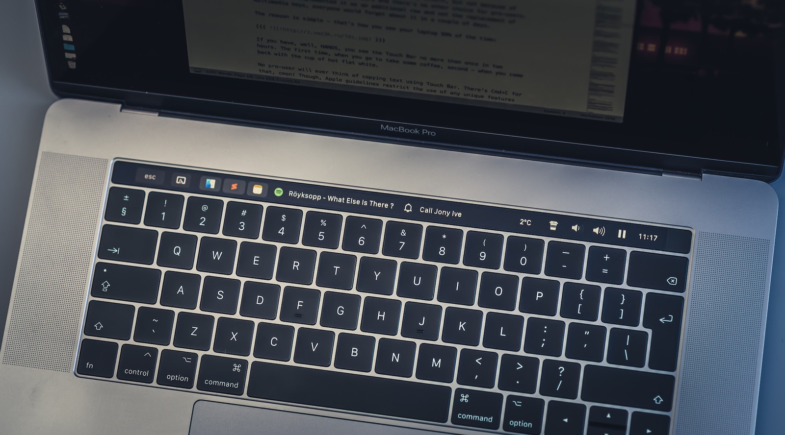 Dissatisfied, developer creates preset to completely change Touch Bar - and you can get it!