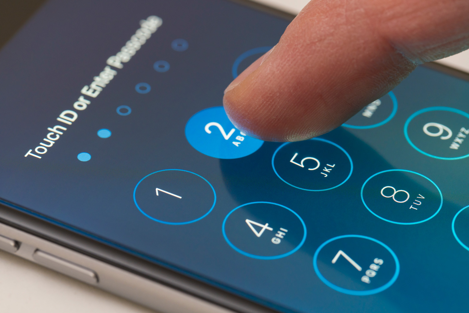 How hackers unlock stolen (or not) stolen iPhones locked by iCloud