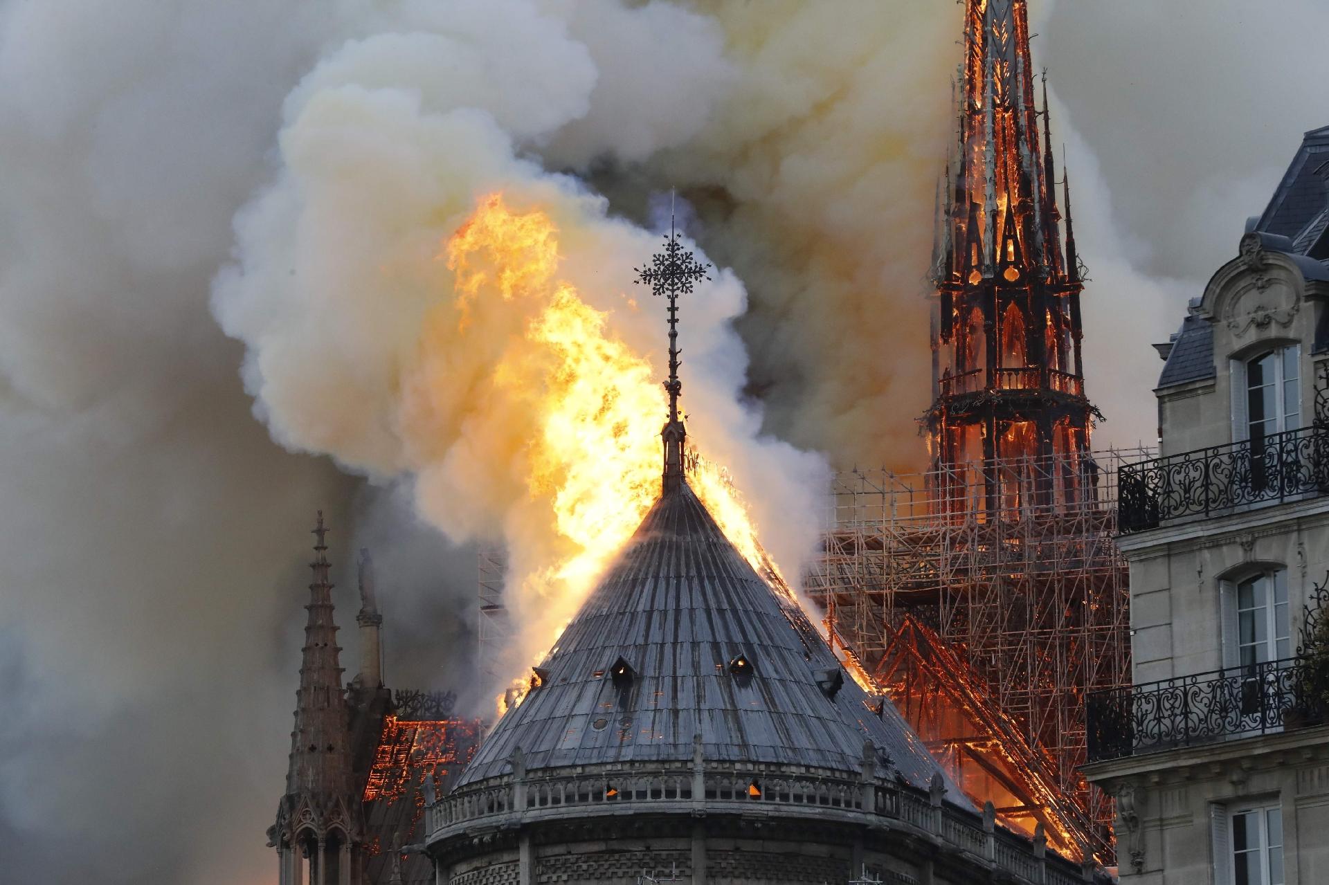 Notre Dame Cathedral to Receive Apple Donation for Reconstruction