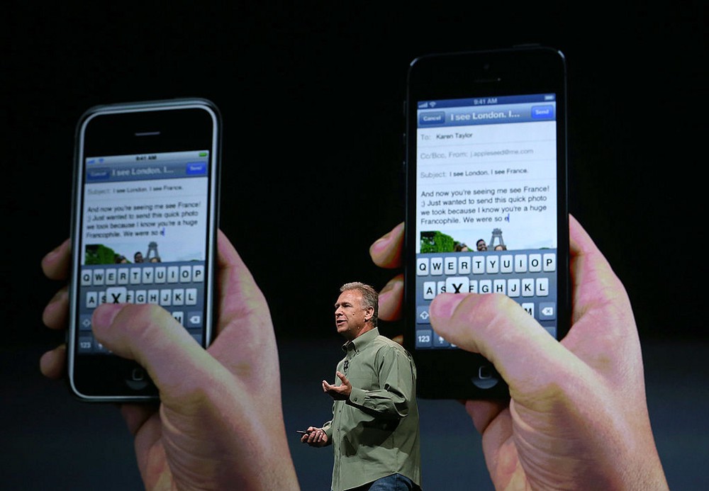 Phil Schiller Introducing the iPhone 5