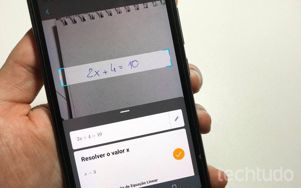 Microsoft Math Solver solves math questions using a cell phone camera Photo: Rodrigo Fernandes / dnetc