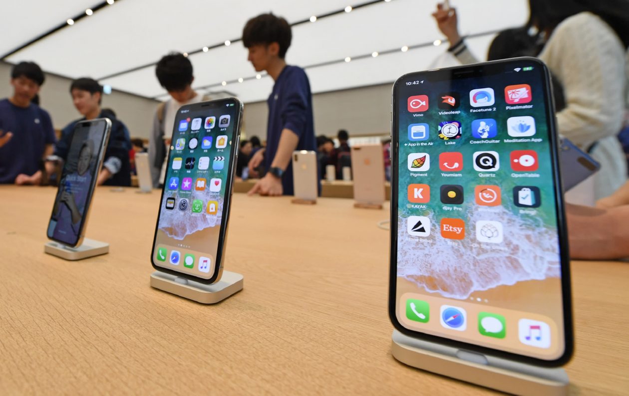 Chinese alliance says Apple should stop selling iPhones in the country
