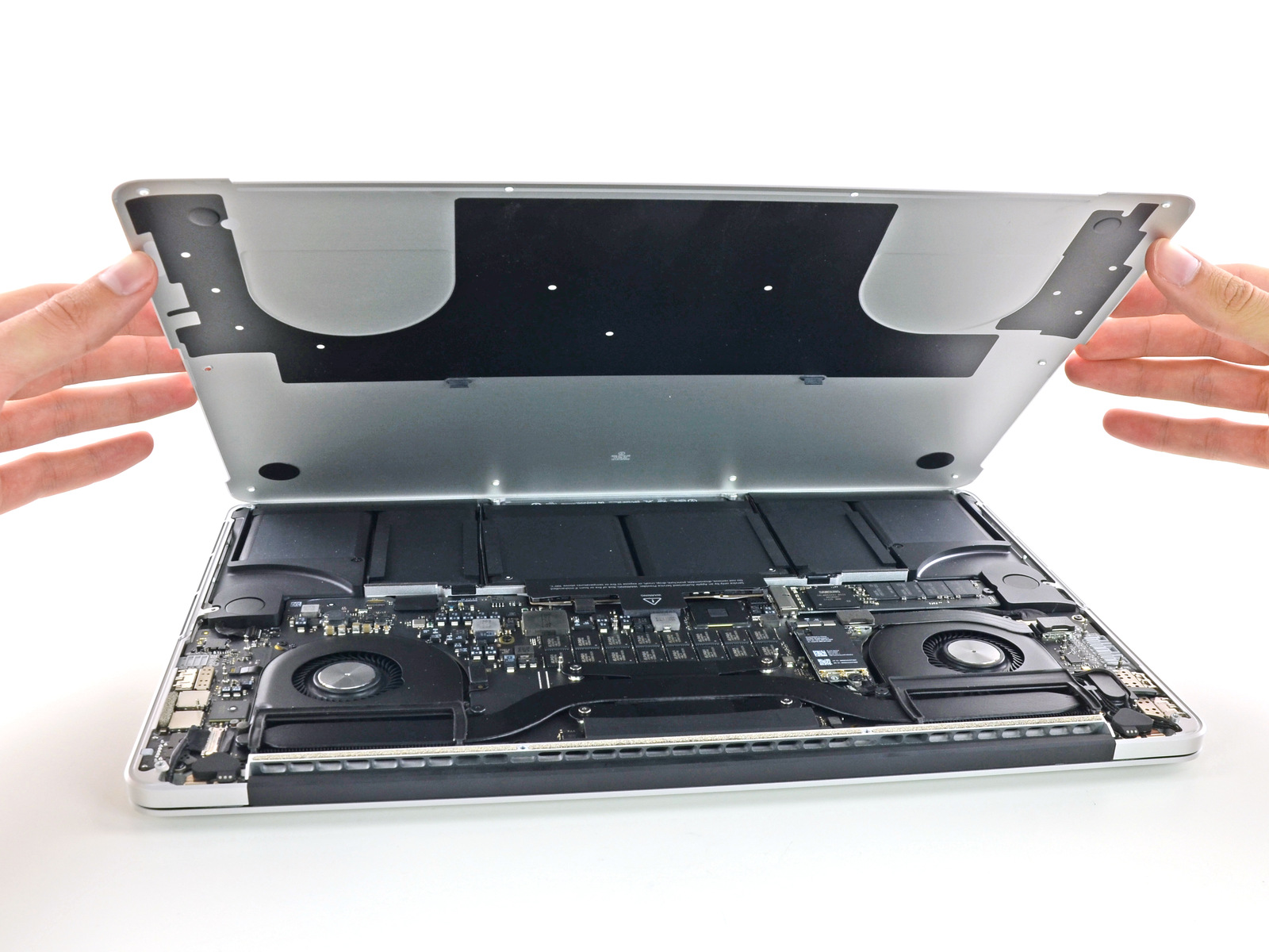 Disassembling the MacBook Pro Retina 15