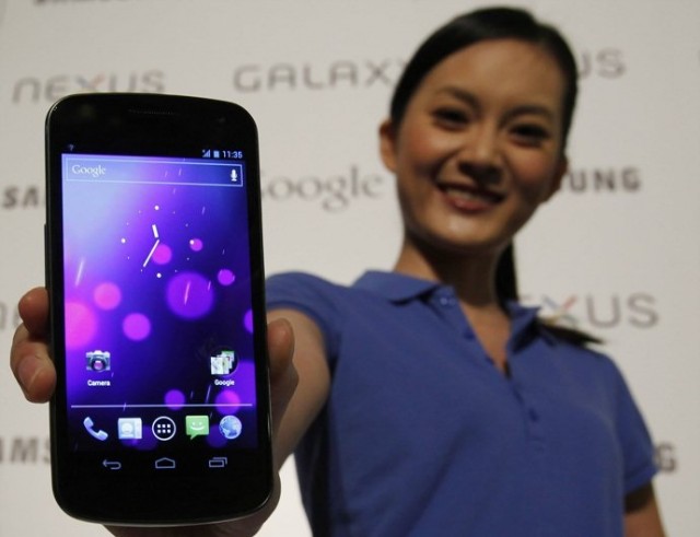 Samsung overtakes Apple in smartphone sales