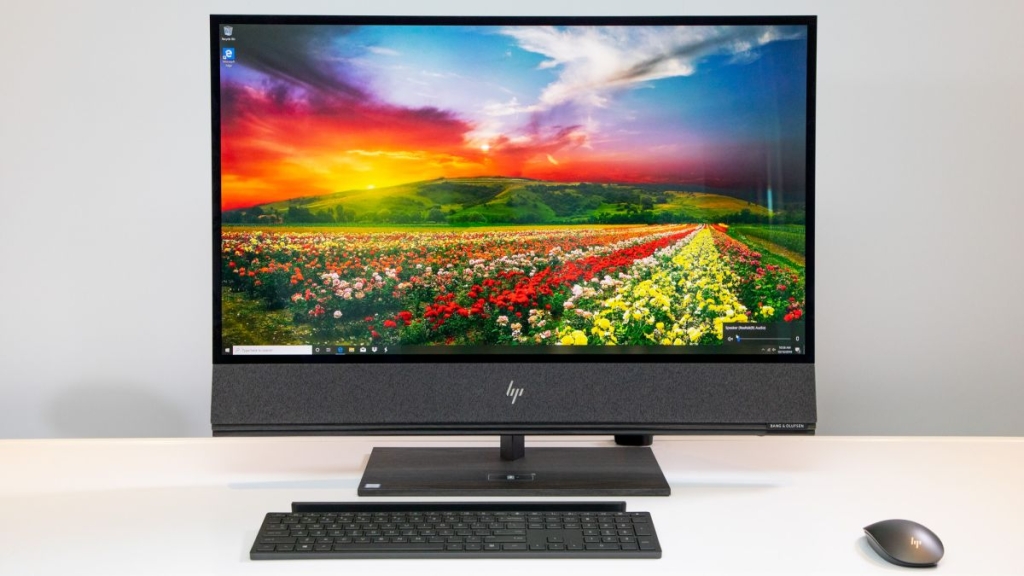 The HP Envy 32 features a 31.5-inch 4K screen with HDR600 capability. 