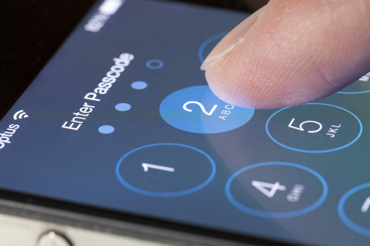 FBI expert calls Apple engineers “assholes” and “evil geniuses” for continuing to improve iPhone security