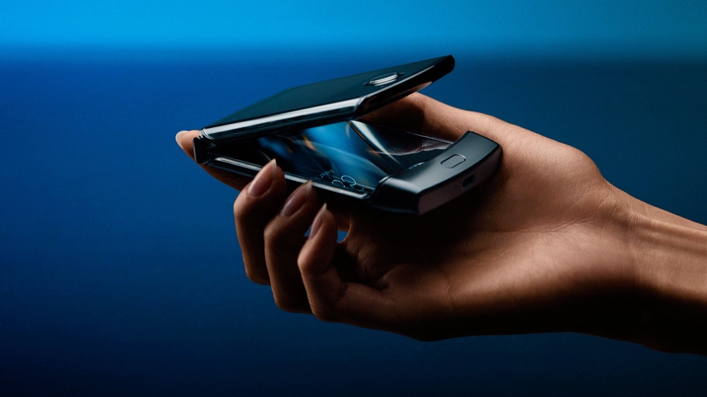 Motorola RAZR combines innovation and nostalgia in a single Smartphone