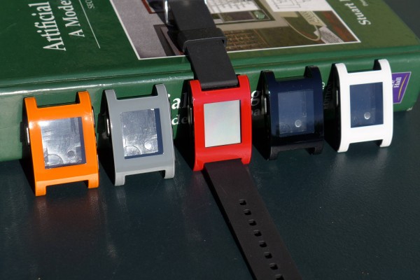 Pebble gains support for SMS and iMessages notifications, but will not arrive in time for Christmas