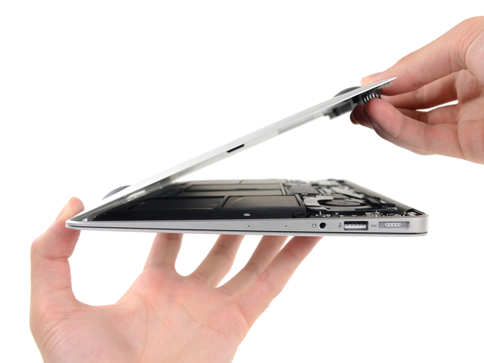 iFixit disassembles the 11 ″ MacBook Air; machine is practically the same as the 13-inch
