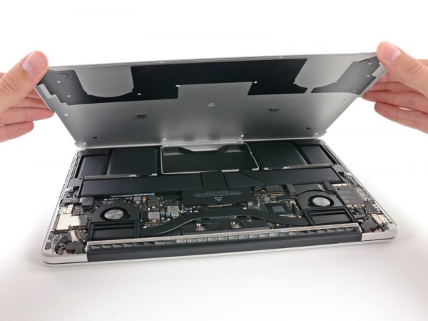 iFixit disassembling the MacBook Pro 13