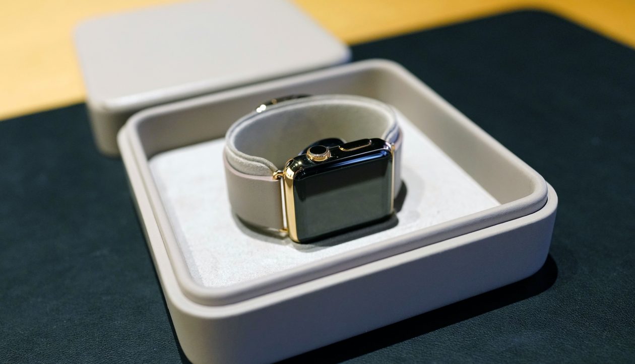 Apple is closing its latest Watch popup store, which still had the original Edition model (gold)