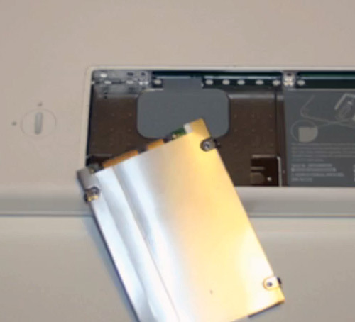 Video: replacing a MacBook HDD in less than 15 seconds ;-)