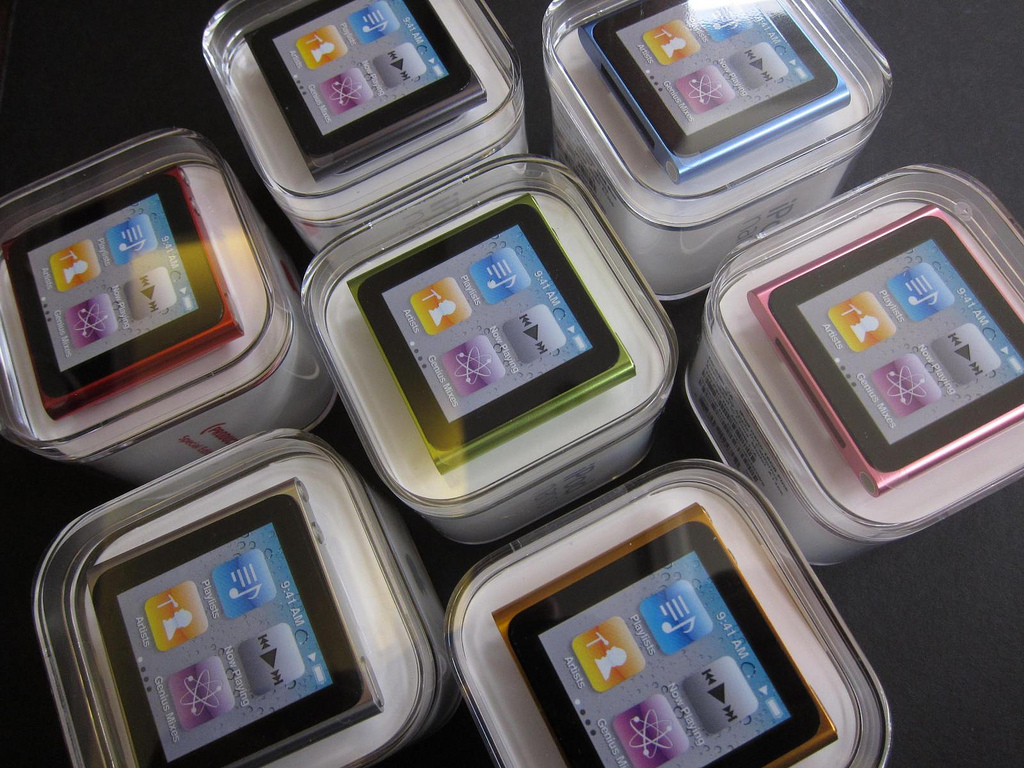 Unpacking iPods: check out unboxings of the new nano 6G and touch 4G