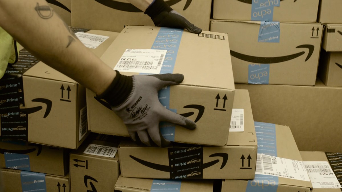 Amazon uses fake packages to identify scammers | Productivity