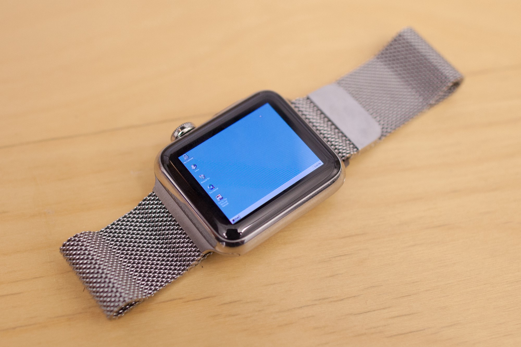 I don't know why, but a developer managed to install Windows 95 on an Apple Watch