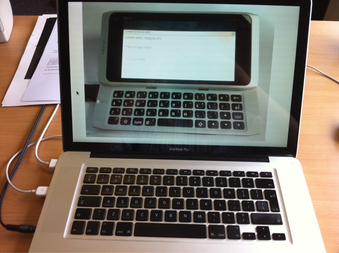 Nokia N9 and MacBook Pro: separated in the maternity hospital?