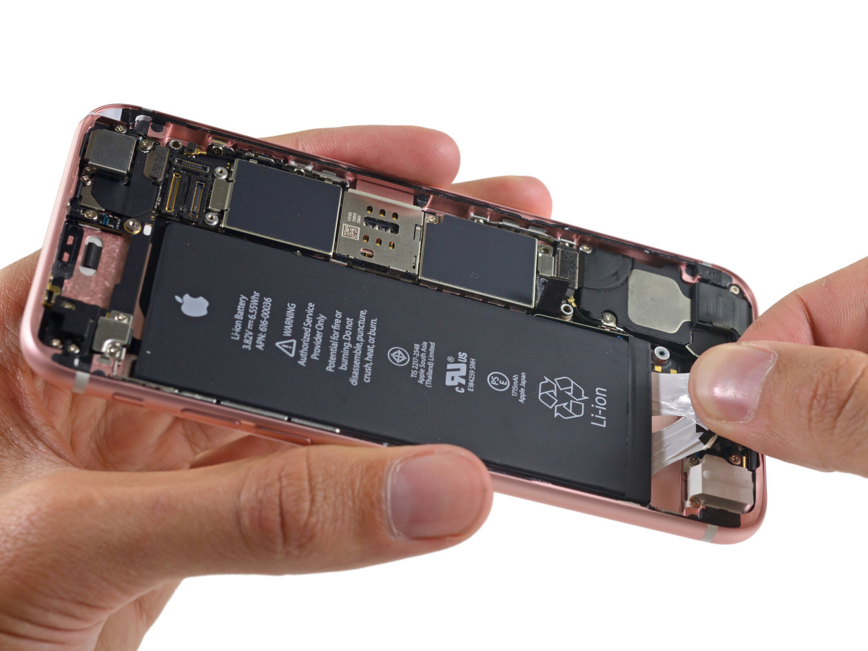 U.S. Department of Justice also wants explanations from Apple about slower iPhones due to worn out batteries [atualizado]
