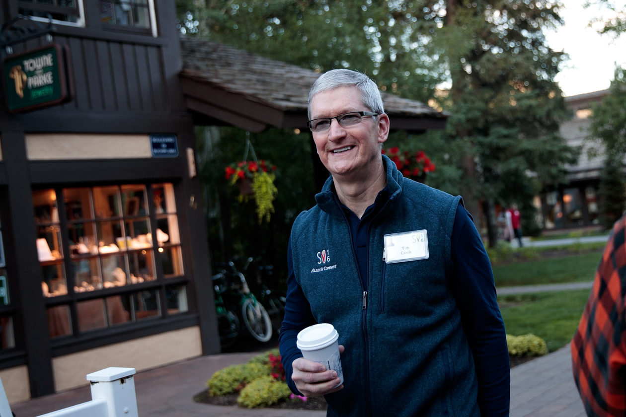 Tim Cook and Eddy Cue meet with other tech giants in Sun Valley