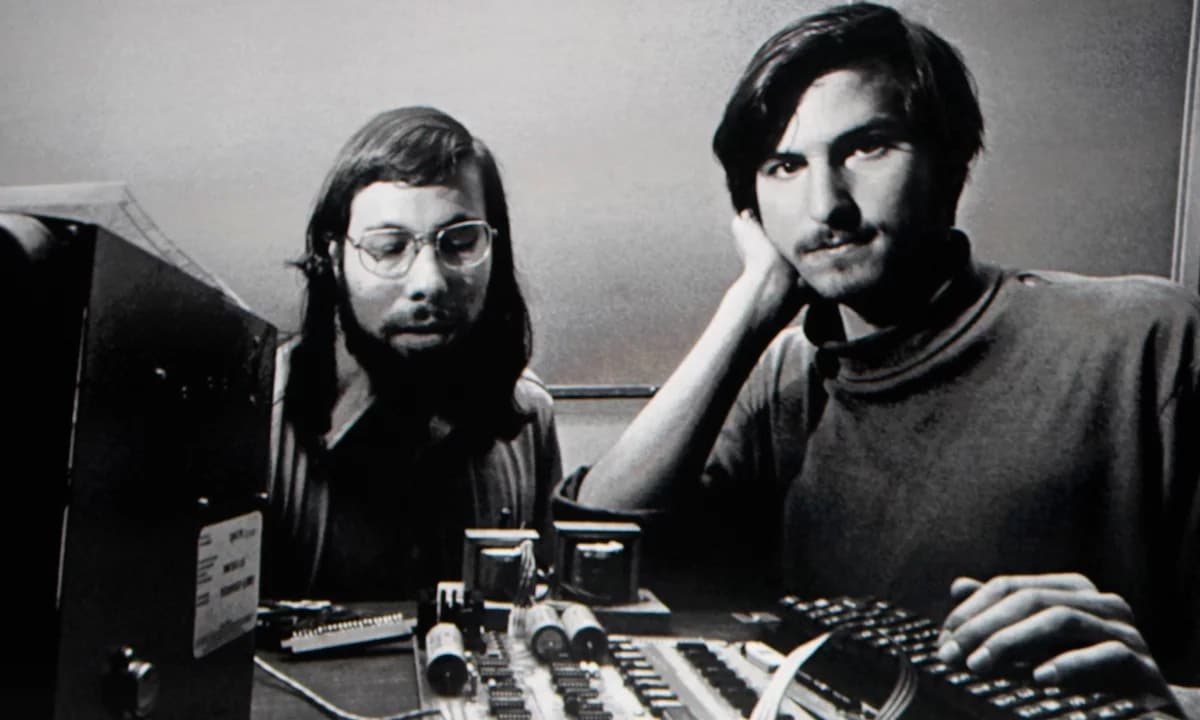 Classic photo of Steves Wozniak (Woz) and Jobs