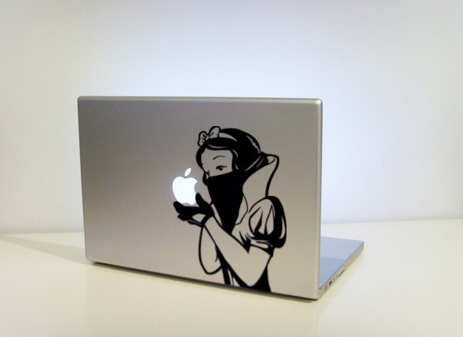 Vinylville innovates in stickers for MacBooks