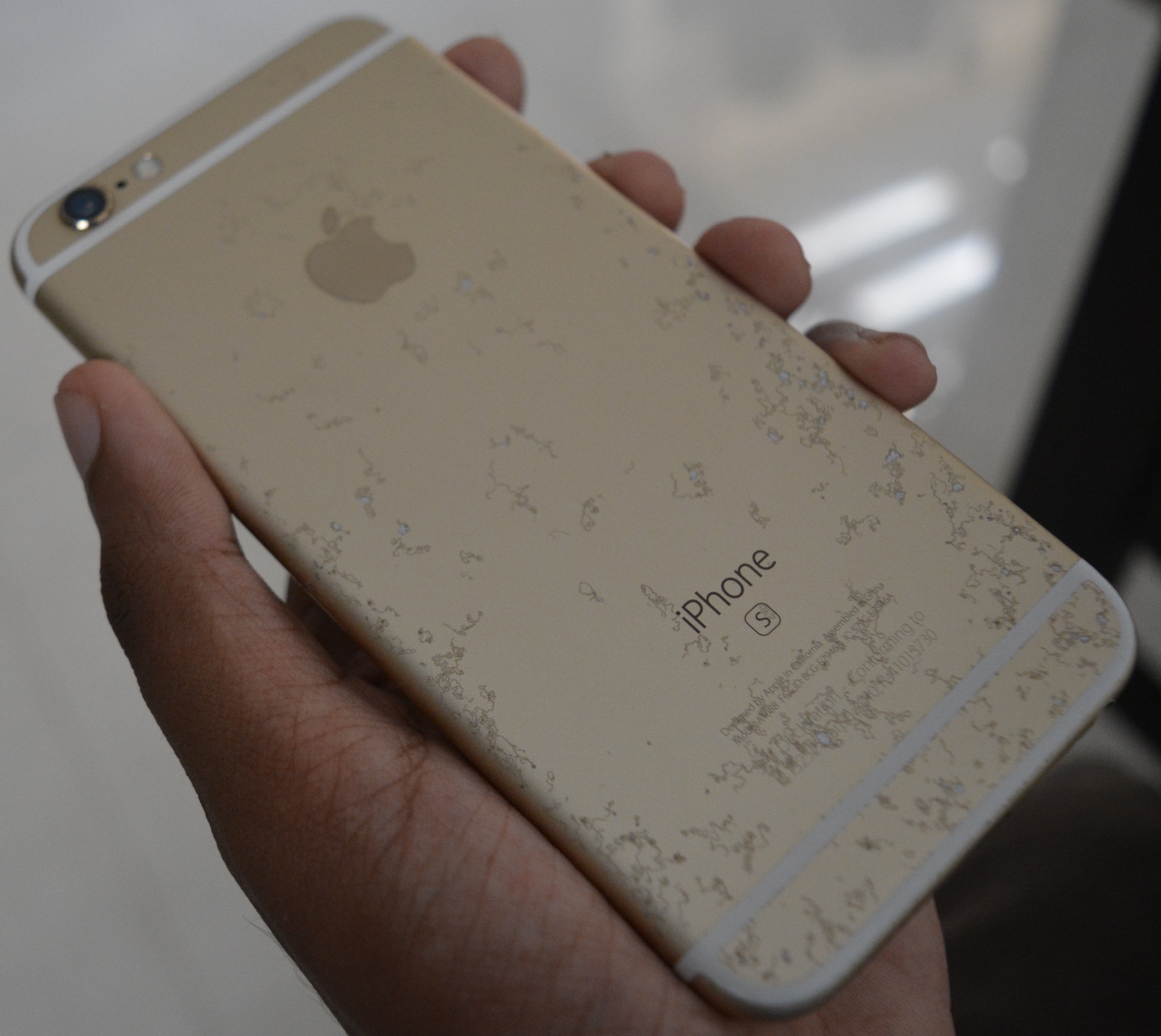 After not getting support from Apple, owners of iPhones 6s that have oxidized are going to court