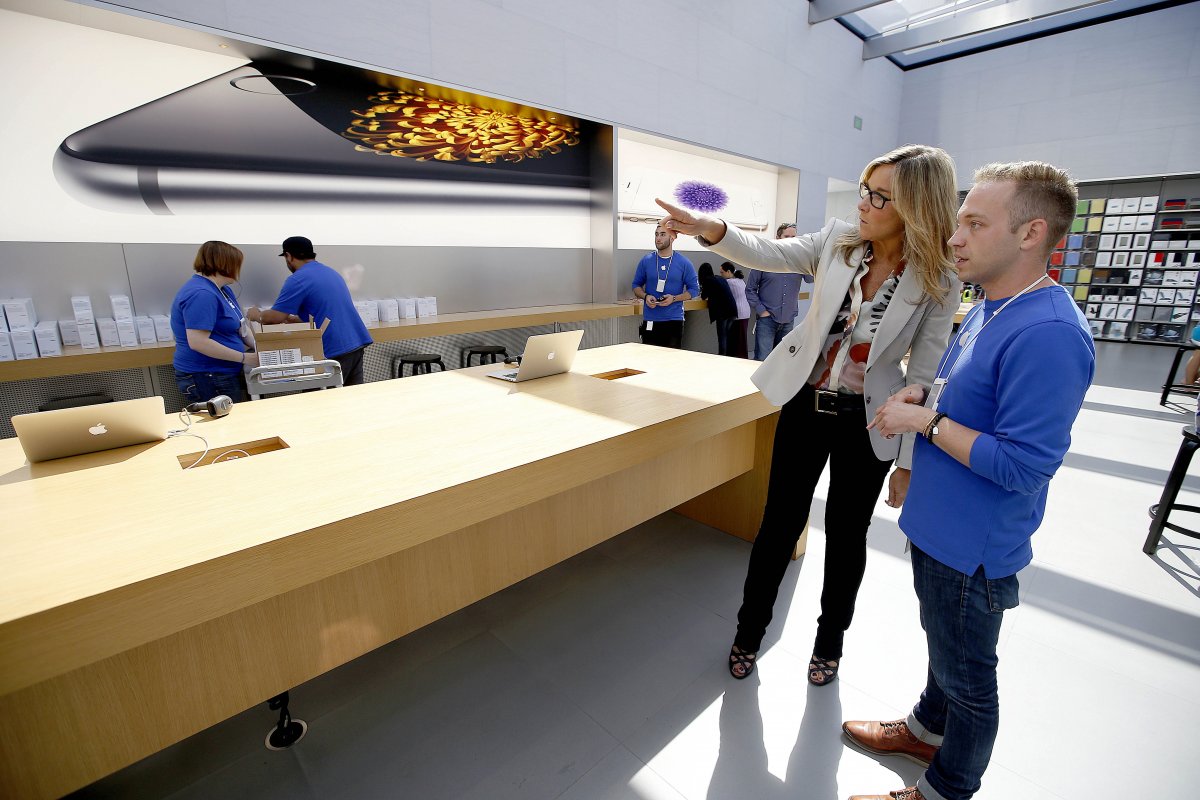 Apple stores will undergo major internal changes, including new motto and new positions
