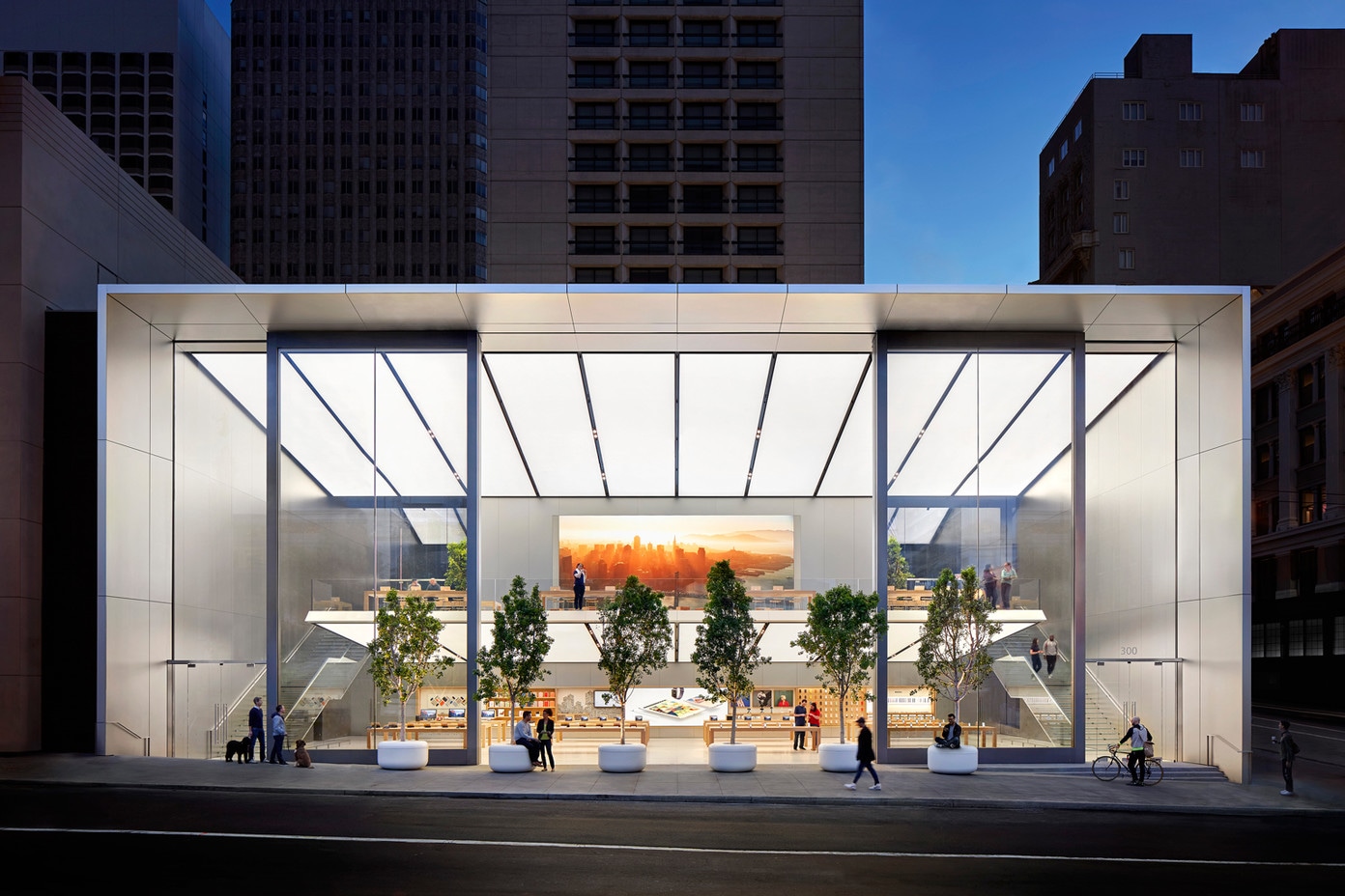 Backstage story: some fun facts about Apple Union Square and store employees