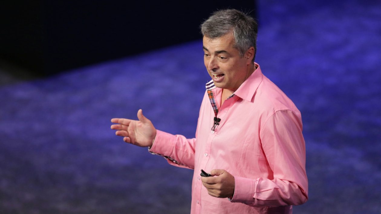 Eddy Cue pockets nearly $ 60 million in shares and is listed as one of the 20 most influential Latinos