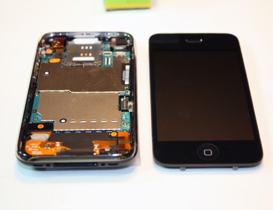 iPhone 3G S disassembled