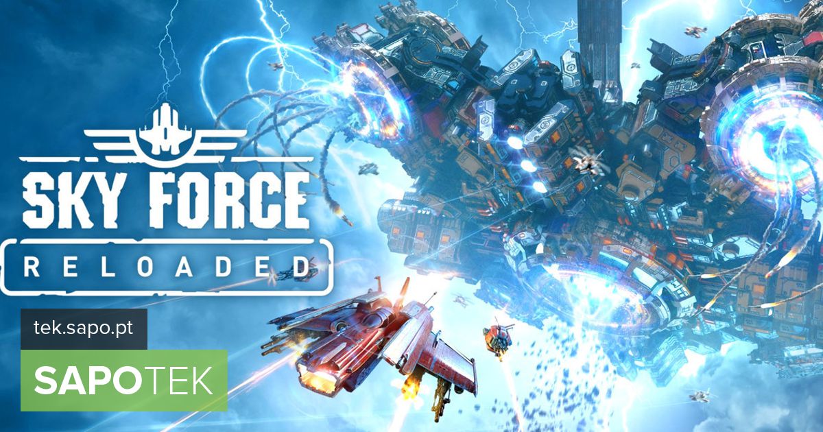 Sky Force Reloaded is a spaceship game that recovers the spirit of arcade machines