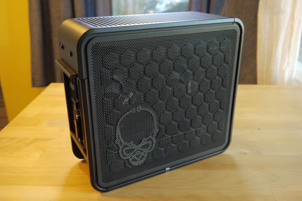 NUC 9 Extreme with side design