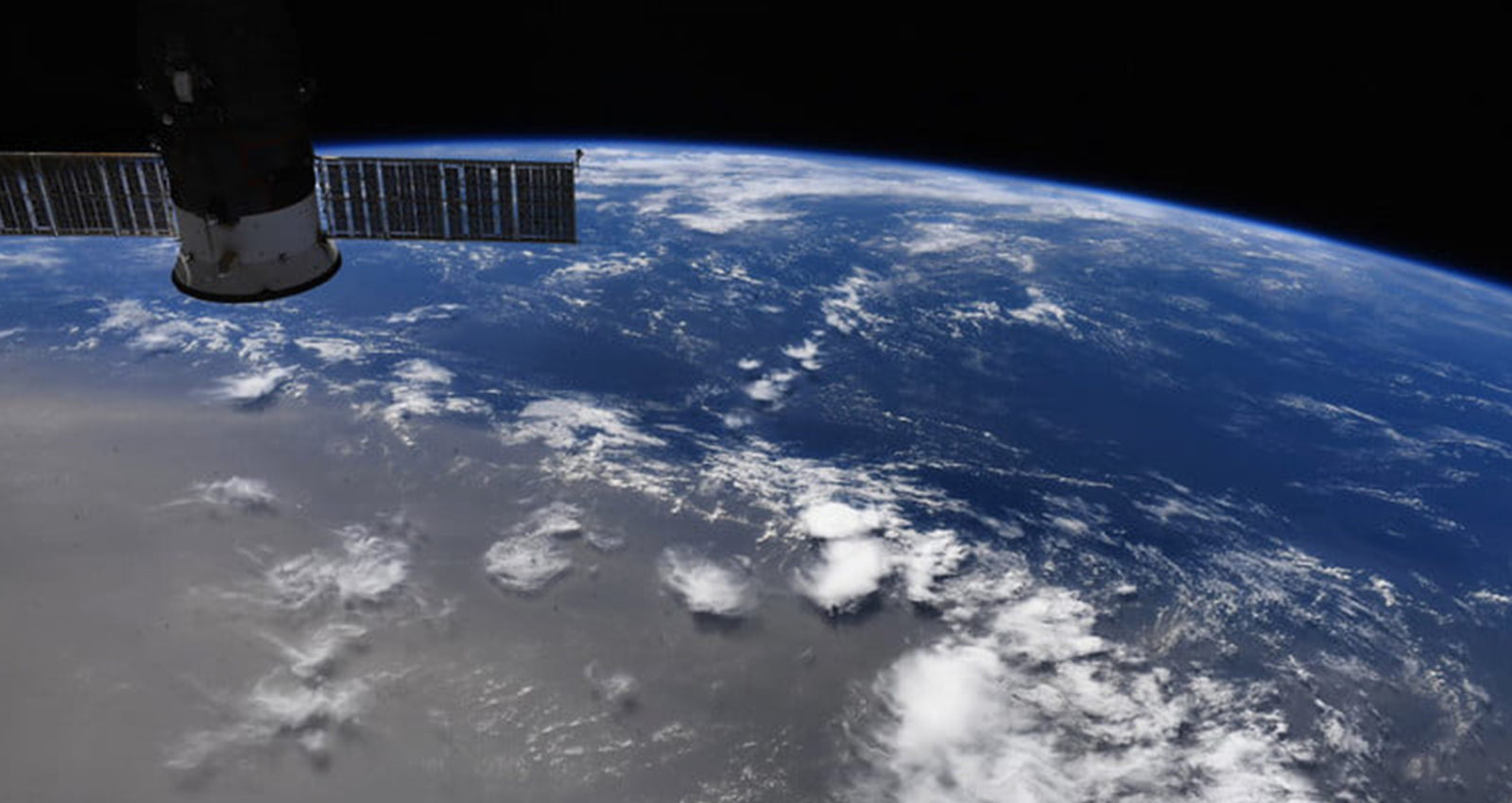 Crew Dragon astronaut takes stunning photos of Earth on board the ISS
