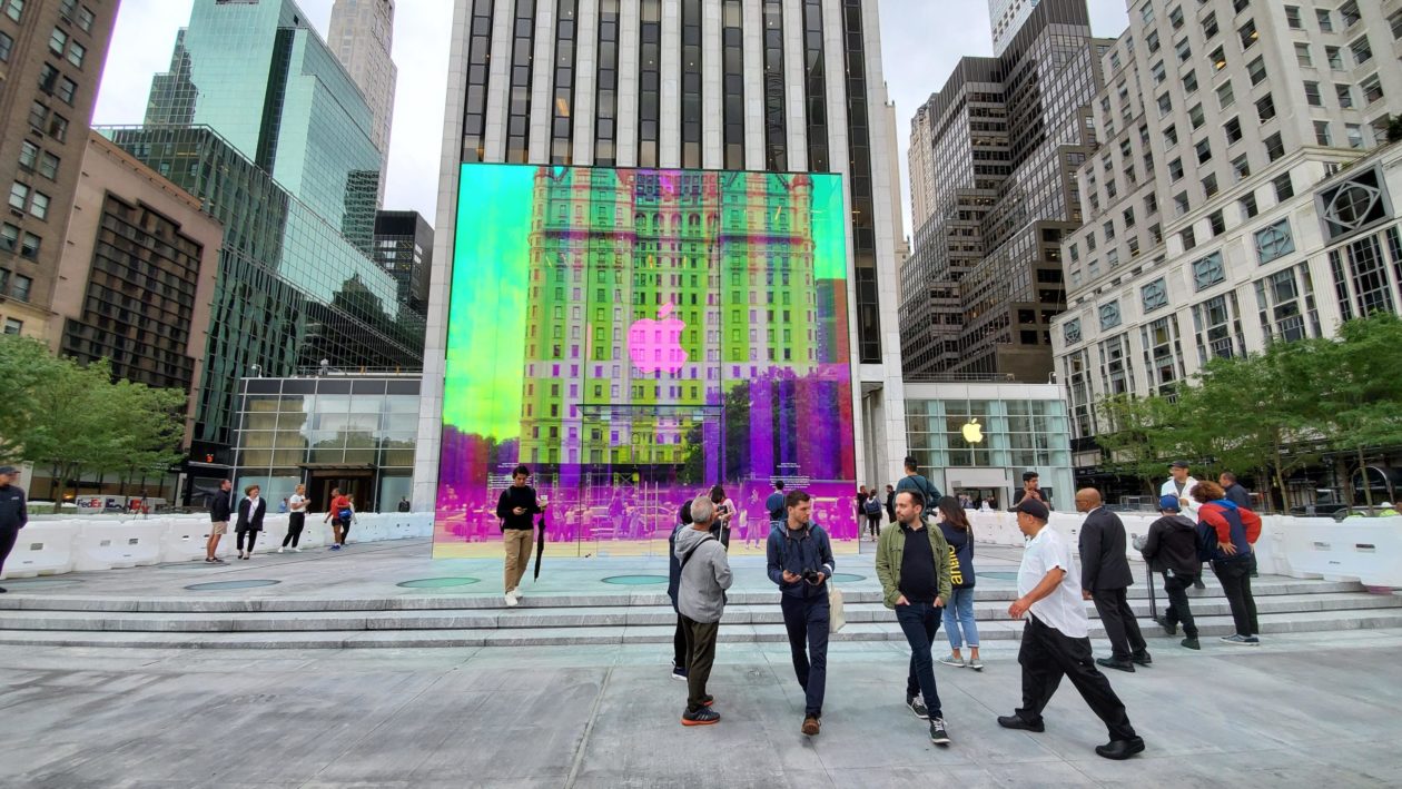 Apple Fifth Avenue Glass Cube