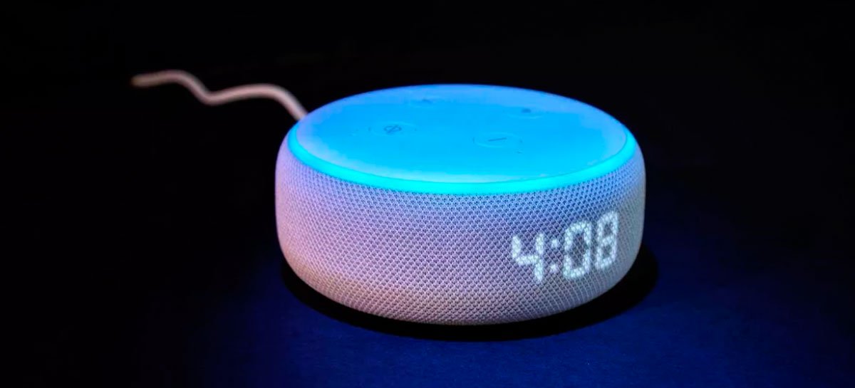 Echo Dot com relógio: novo smart speaker da Amazon chega no Brasil por R$449