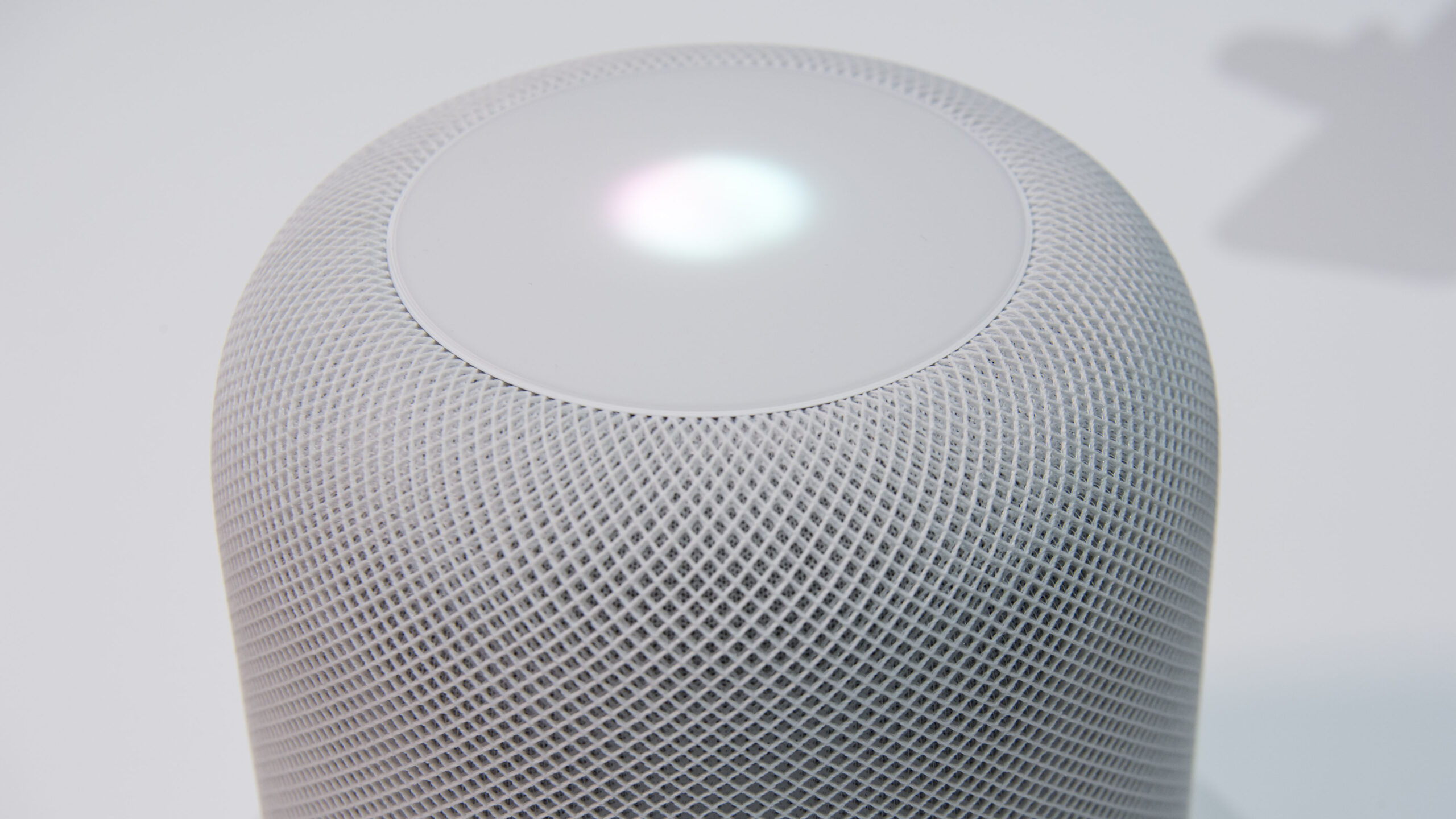 HomePod has his tongue in his teeth again, bringing details about the “iPhone 8” screen (and about himself)