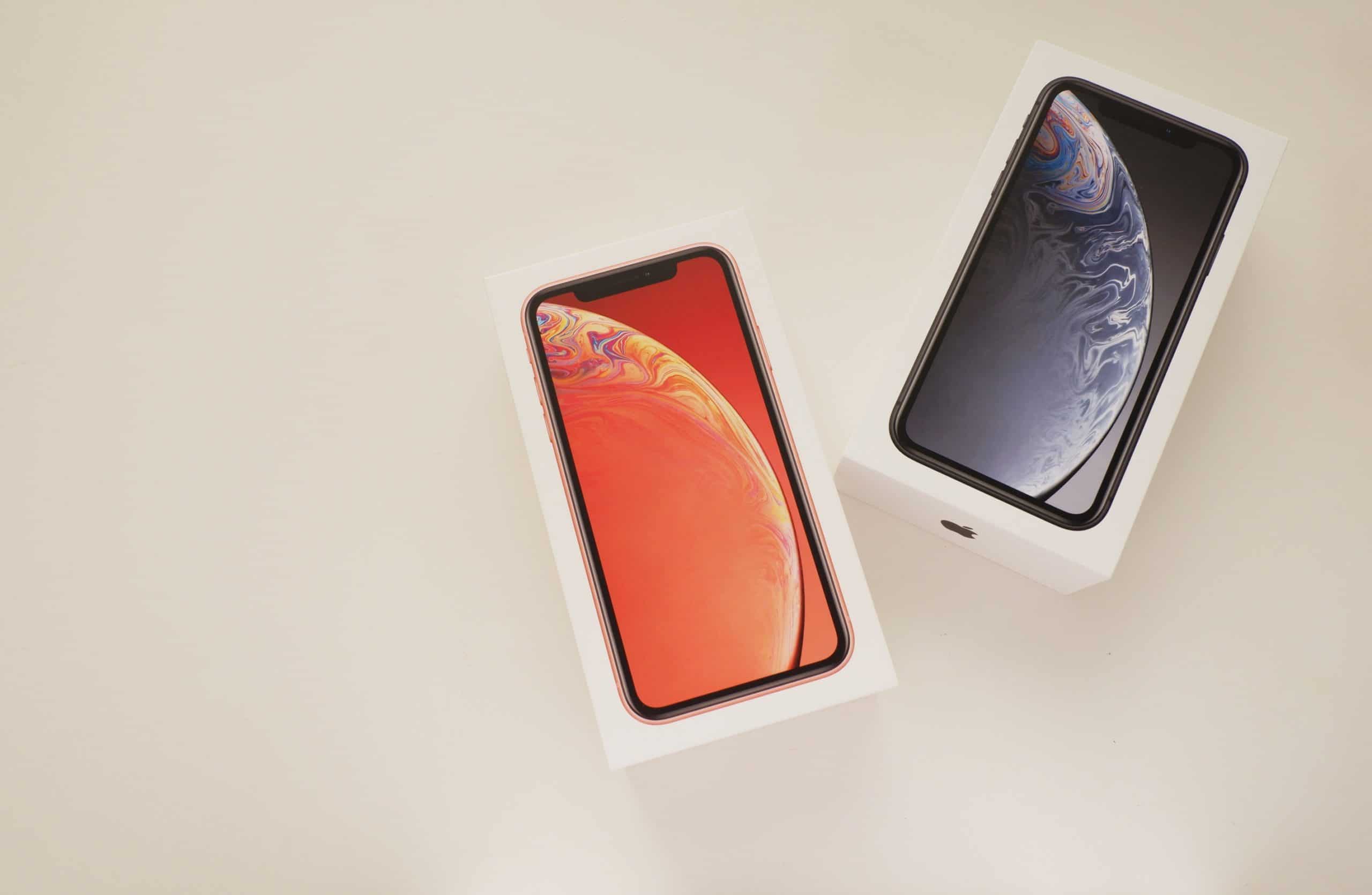 IPhone XR owners sue Apple over signal problems