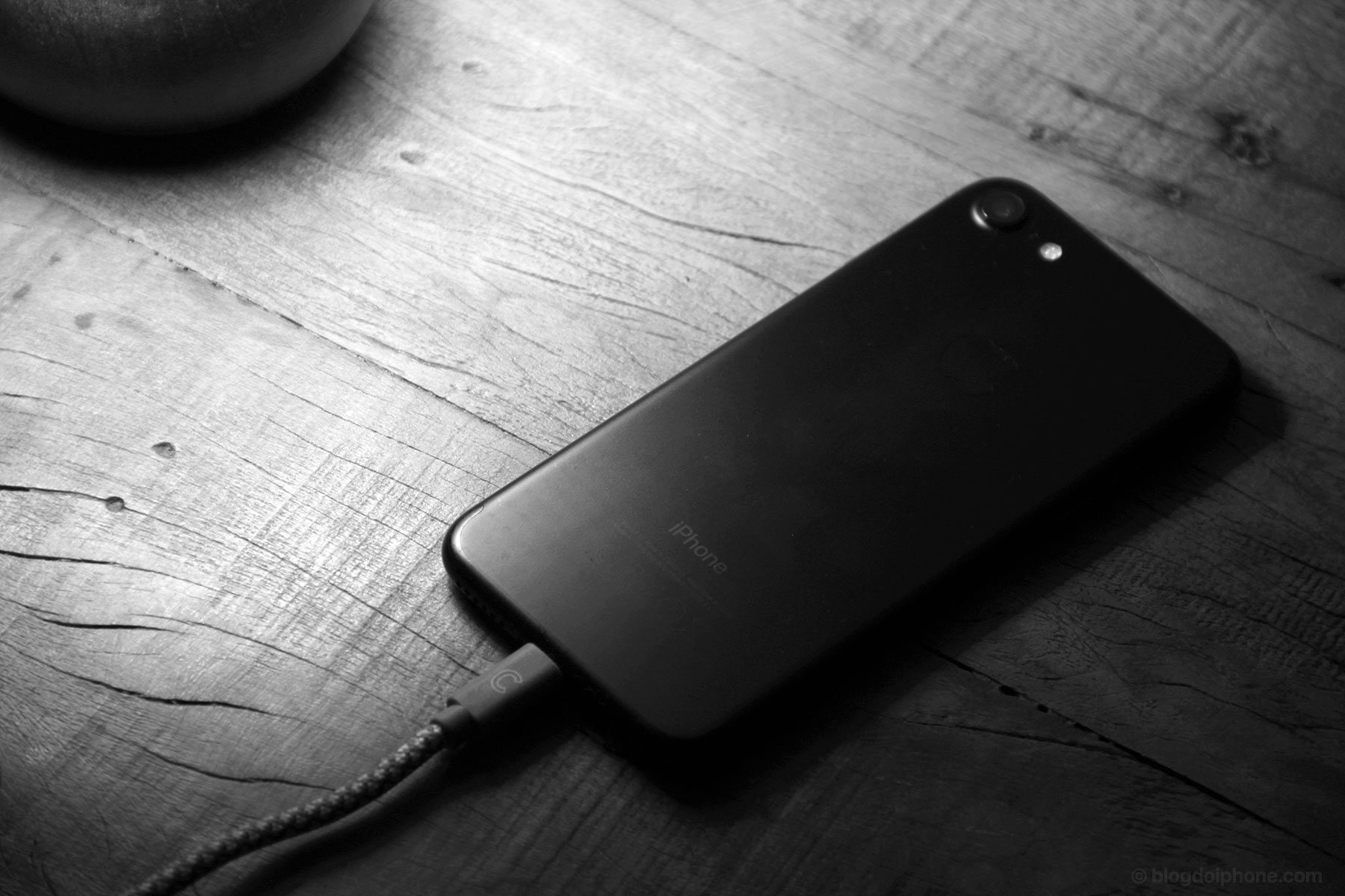 Leaving iPhone charging all night does NOT damage the battery