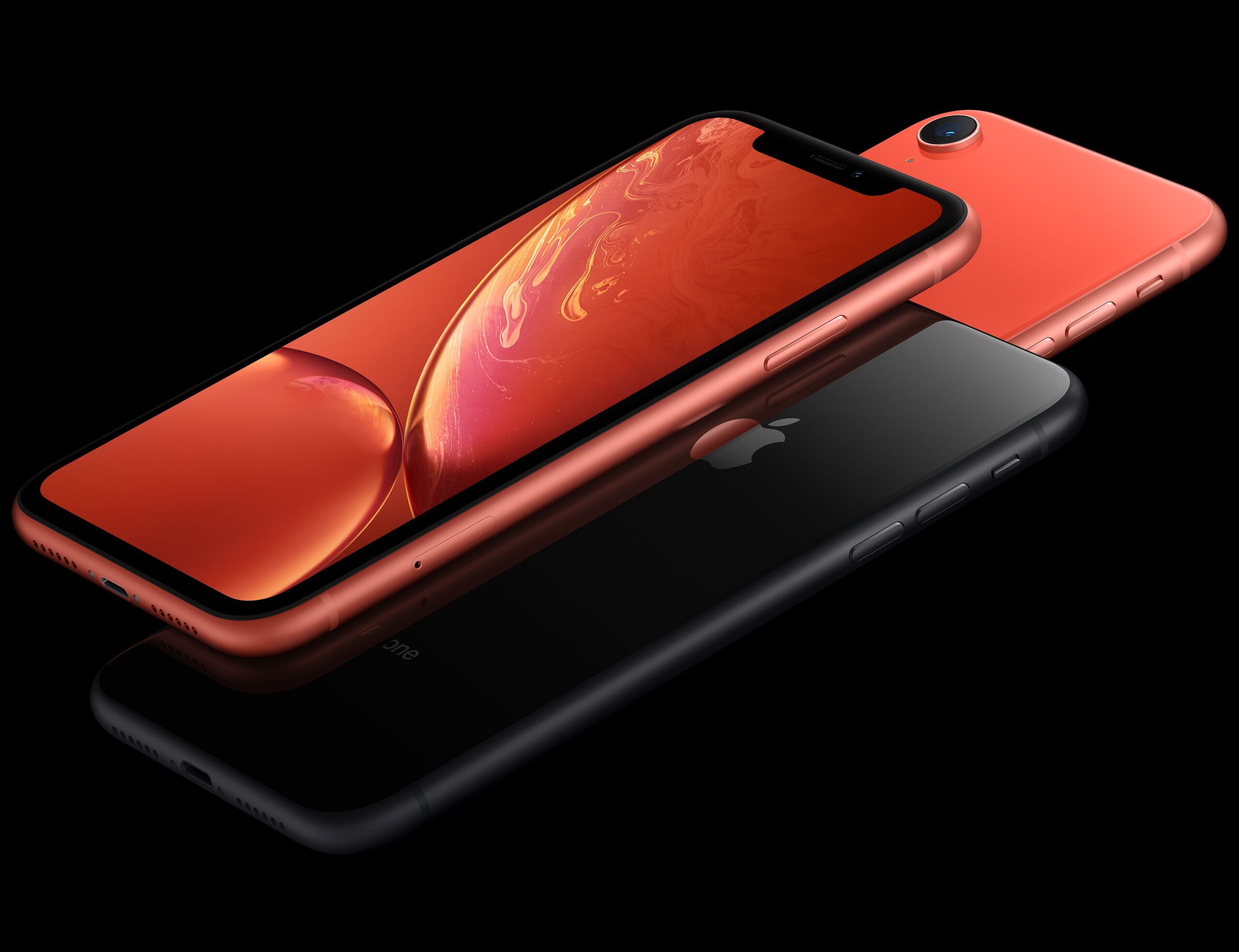 iPhones XR (black and red)