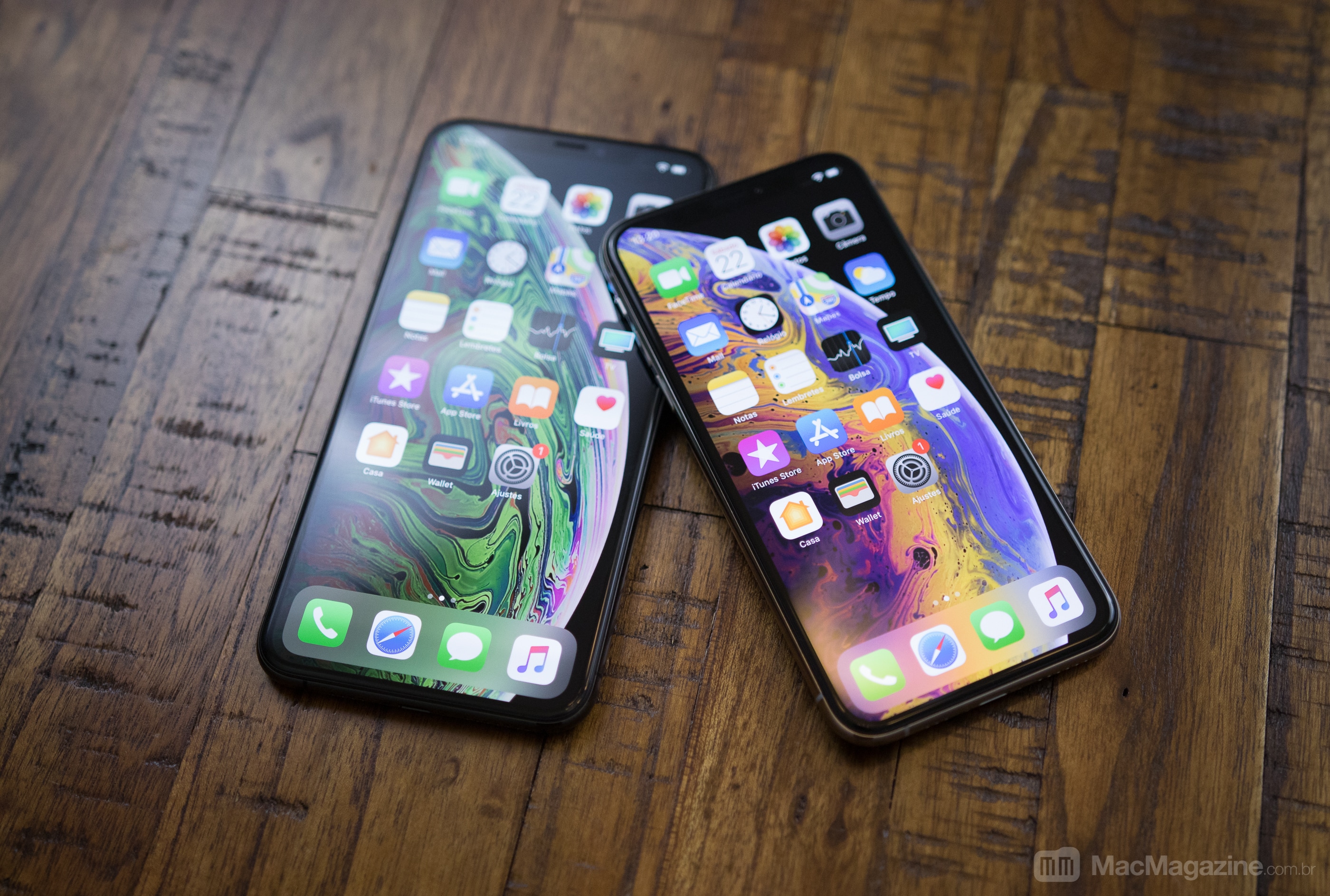 Photo of the XS and XS Max iPhones (by MacMagazine)