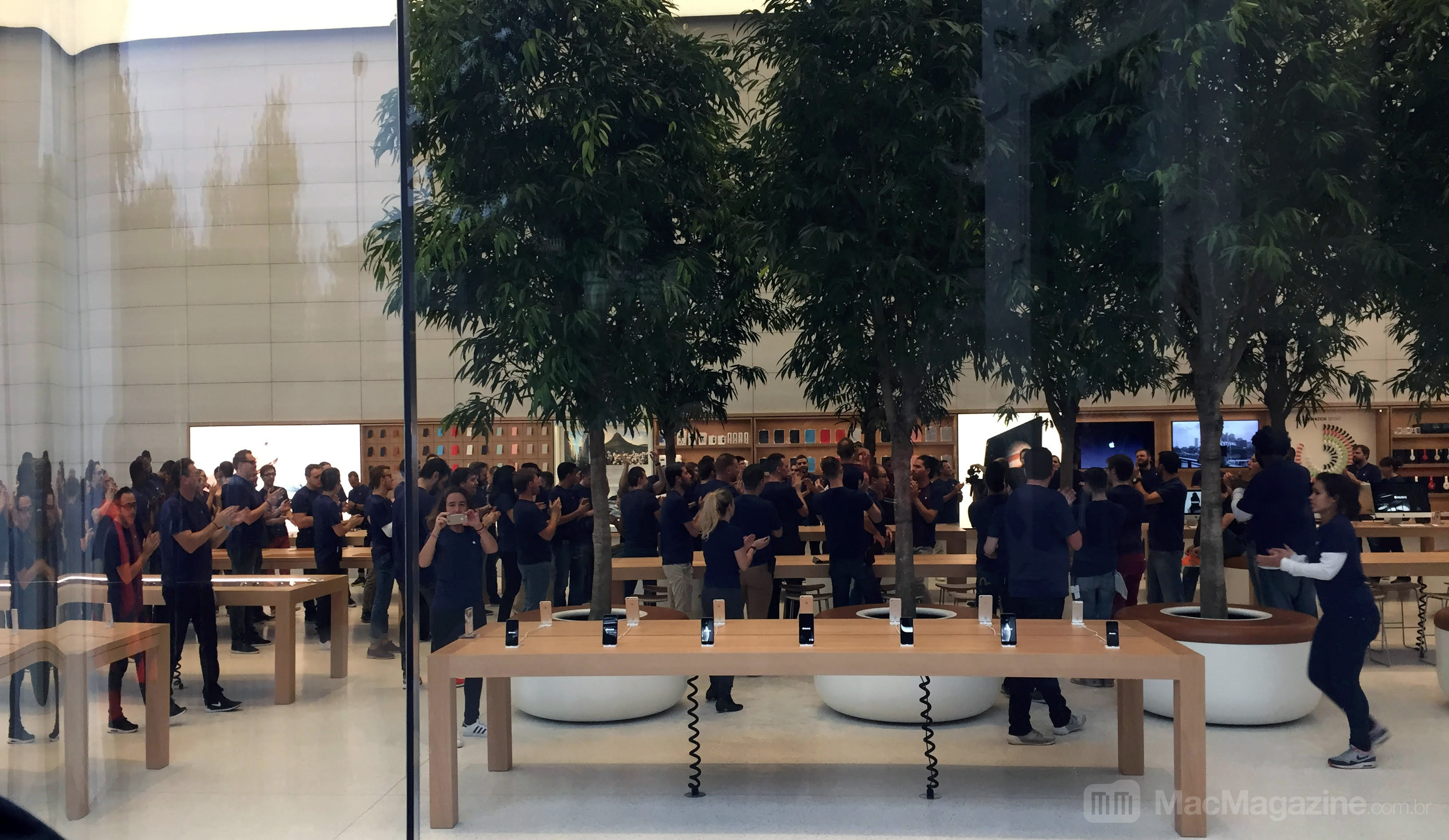 Opening of Apple Retail Store - Brussels