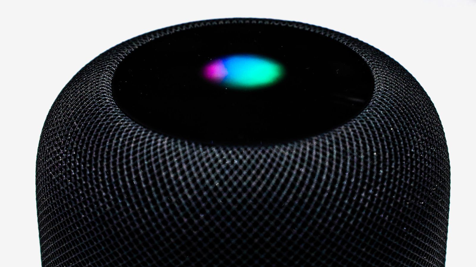 Apple expected to launch a “SiriOS” in 2020, says report