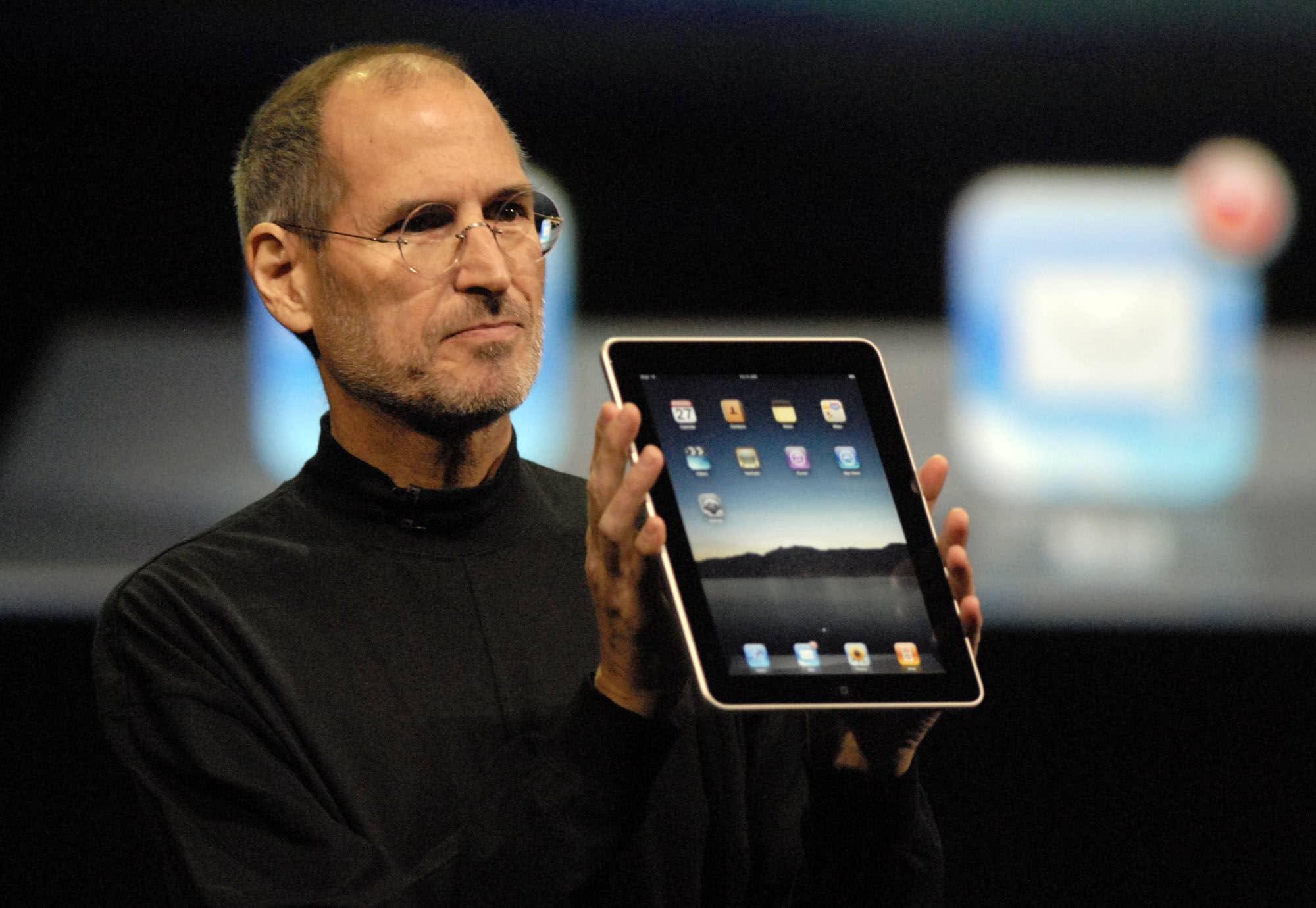 Steve Jobs apresentando o primeiro iPad