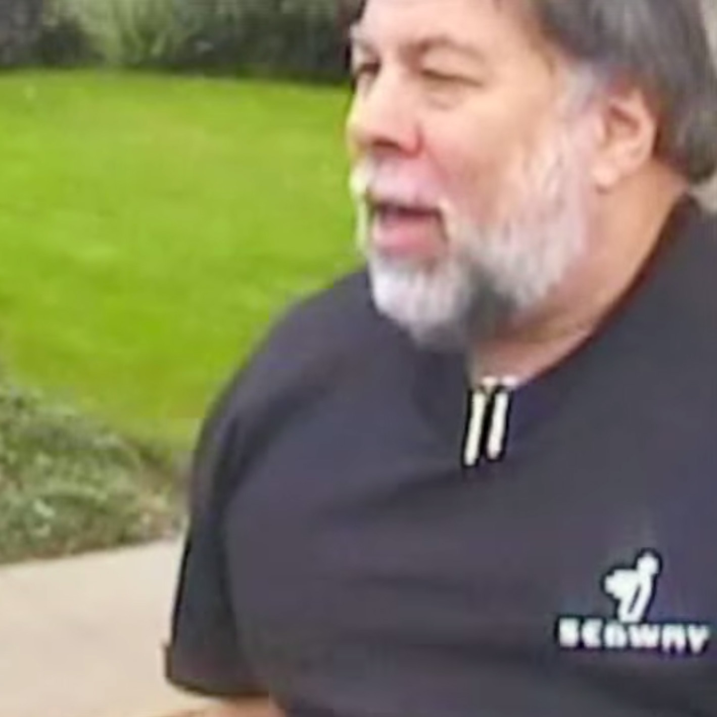 ↪ Video: girl receives an iMac as a gift from Steve Wozniak